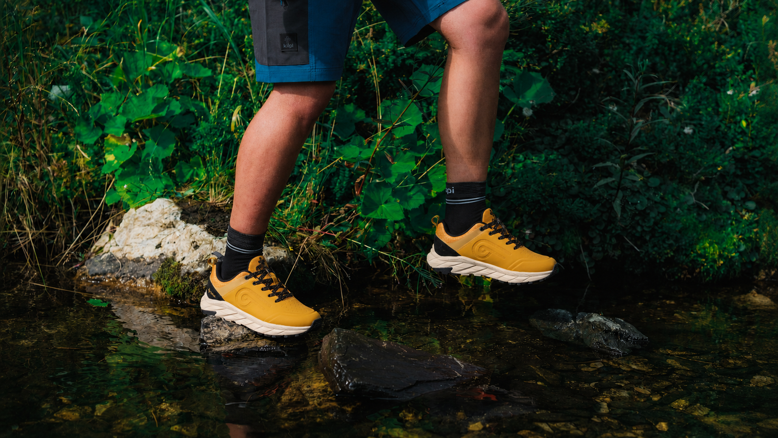 How to Choose Hiking Shoes for Summer: Trekking Shoes, Barefoot or Sandals?